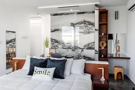 Oceanside 2 Bedroom Luxury Villa With Private Pool, 500Ft From Long Bay Beach -V3