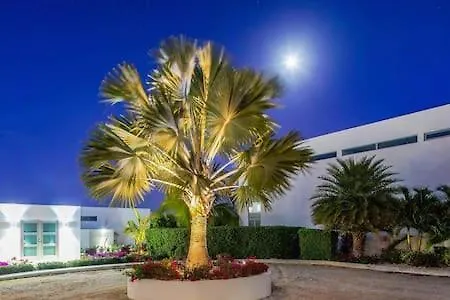 Oceanside 2 Bedroom Luxury Villa With Private Pool, 500Ft From Long Bay Beach -V3