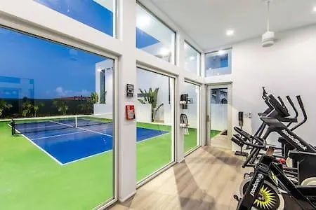 Oceanside 2 Bedroom Luxury Villa With Private Pool, 500Ft From Long Bay Beach -V3
