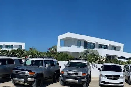 Oceanside 2 Bedroom Luxury Villa With Private Pool, 500Ft From Long Bay Beach -V3