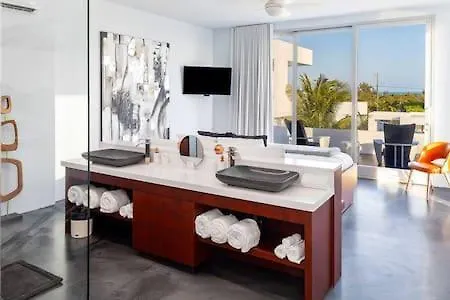 Oceanside 2 Bedroom Luxury Villa With Private Pool, 500Ft From Long Bay Beach -V3 Turks And Caicos Islands