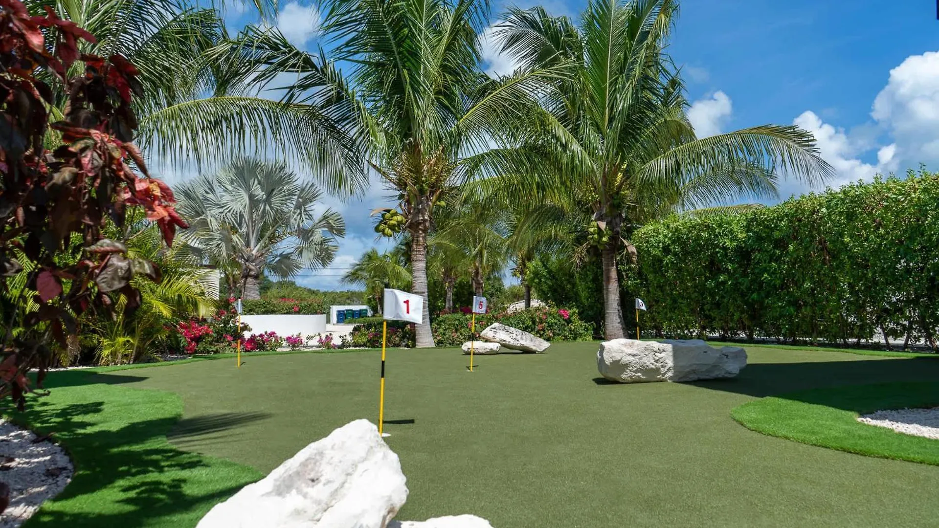 Oceanside 2 Bedroom Luxury Villa With Private Pool, 500Ft From Long Bay Beach -V3
