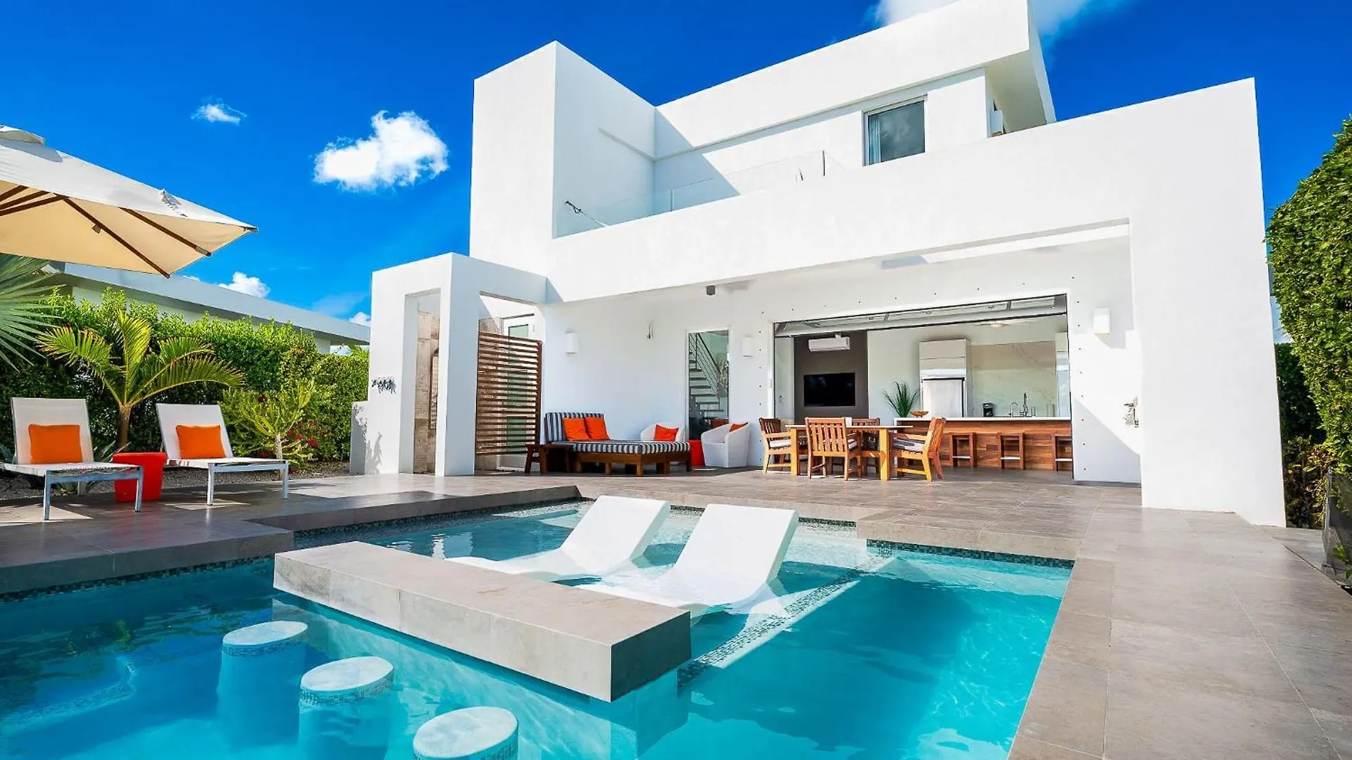 Oceanside 2 Bedroom Luxury Villa With Private Pool, 500Ft From Long Bay Beach -V3