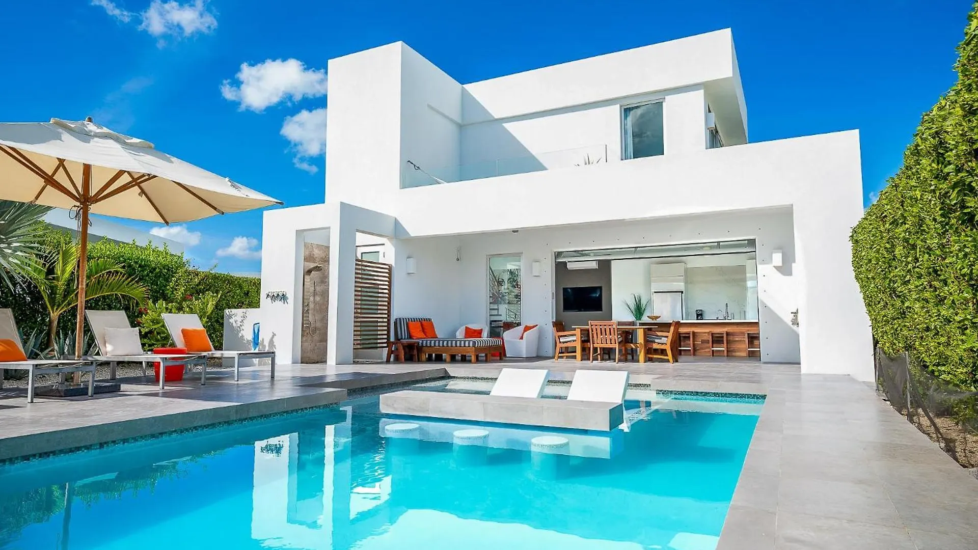 Oceanside 2 Bedroom Luxury Villa With Private Pool, 500Ft From Long Bay Beach -V3